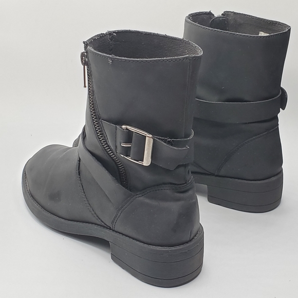 zip up boots with buckle details size 9 made by Trash - Picture 6 of 14